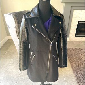 Zara Basic zippered pea-coat great condition stylish 32 1/2” long size small